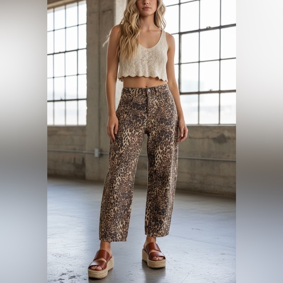 Cello Denim - NWT Cello Leopard Cheetah Animal Print Horseshoe Barrel Relaxed Fit Jeans Denim